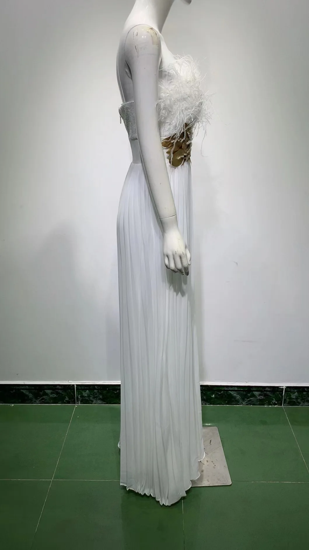 Luxury White Women Sequin Beading Pleated Dress - Image 5