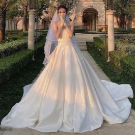 High-quality Tube Top Veil Texture Long Tail Satin Gorgeous Fashion Wedding Dress
