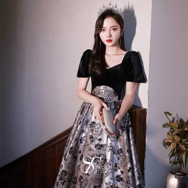 New Beautiful Slim Dignified Atmosphere Fashionable Velvet Gorgeous Embroidered Satin Wedding  Dress