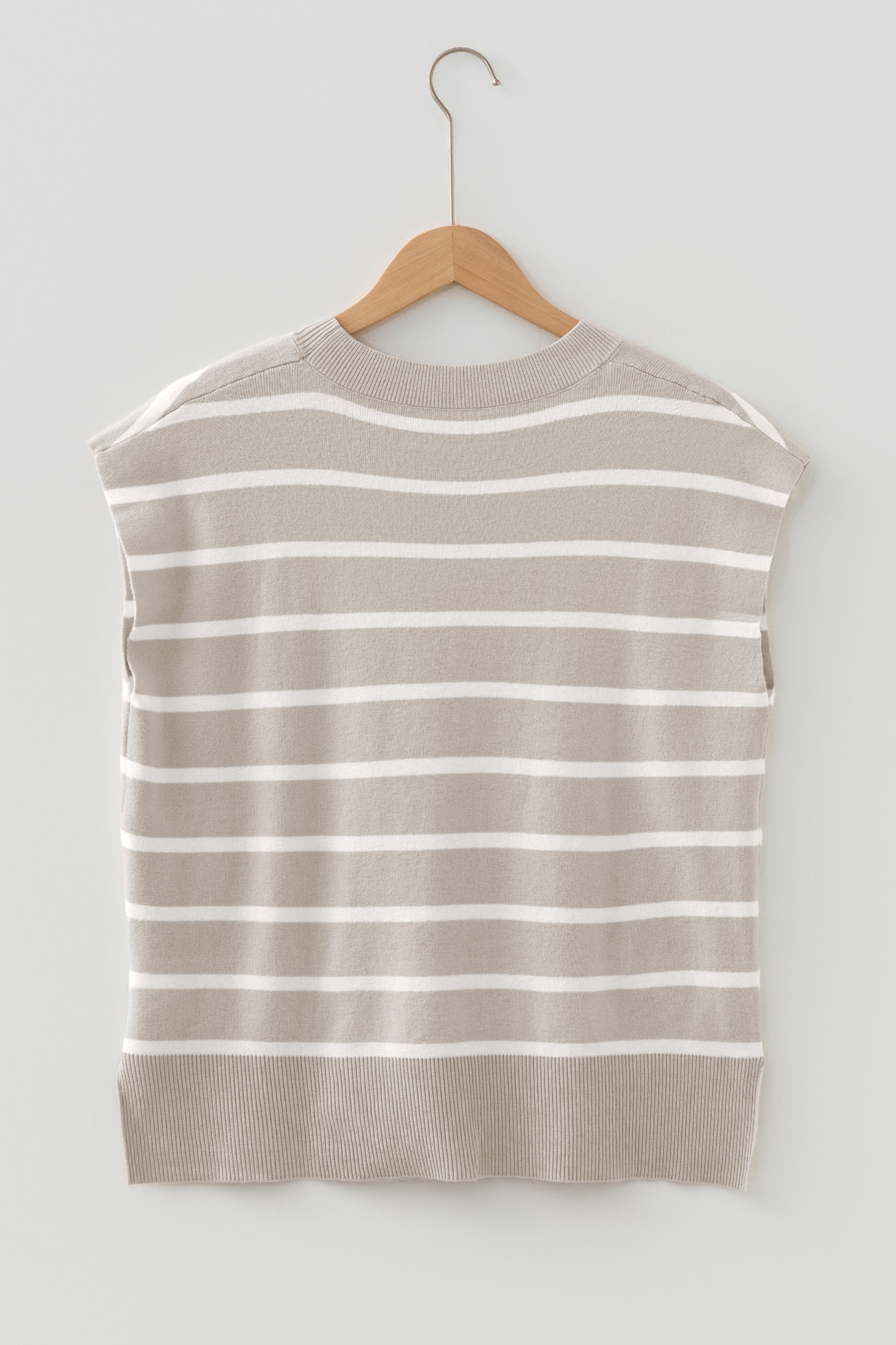 Parchment Side Slits Crewneck Short Sleeve Sweater Tee - Image 13