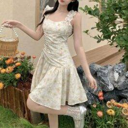 French Style Elegant Strap Dress Summer New Floral Print Dress for Women, Waist-Cinching, Petite-Friendly, Slim-Fitting Strap Dress, Short Dress