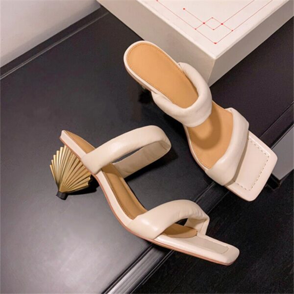 Metal Scalloped Heel Design Ladies High Heel