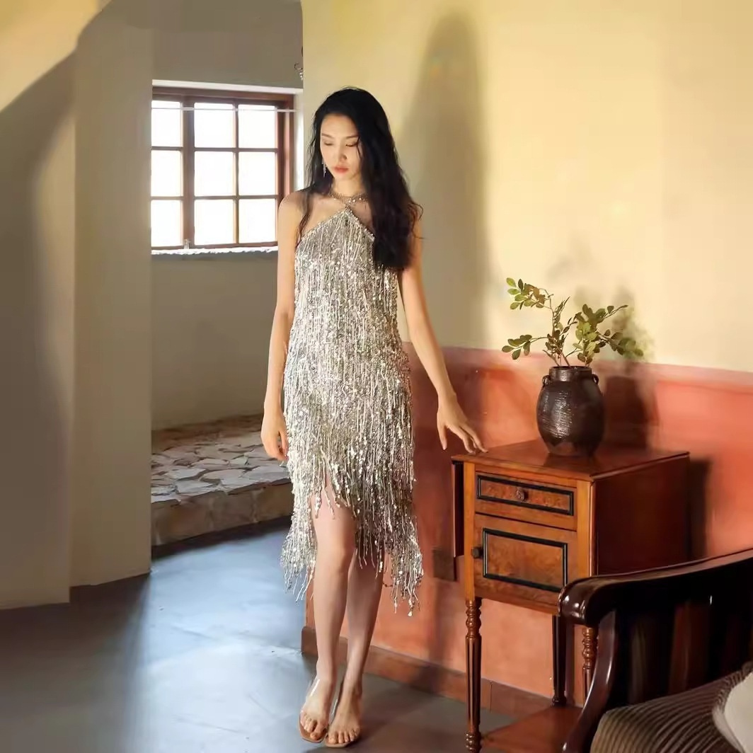 Luxury Silver Paillette Engagement & Party Dress – Premium Dinner Wear - Image 4