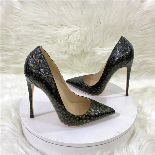 bold women’s high heels for parties and outings