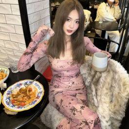 Sweet and spicy style, elegant and sexy, fitted pencil dress for womenslimming and flattering, long sleeve, high waist, autumn and spring new style