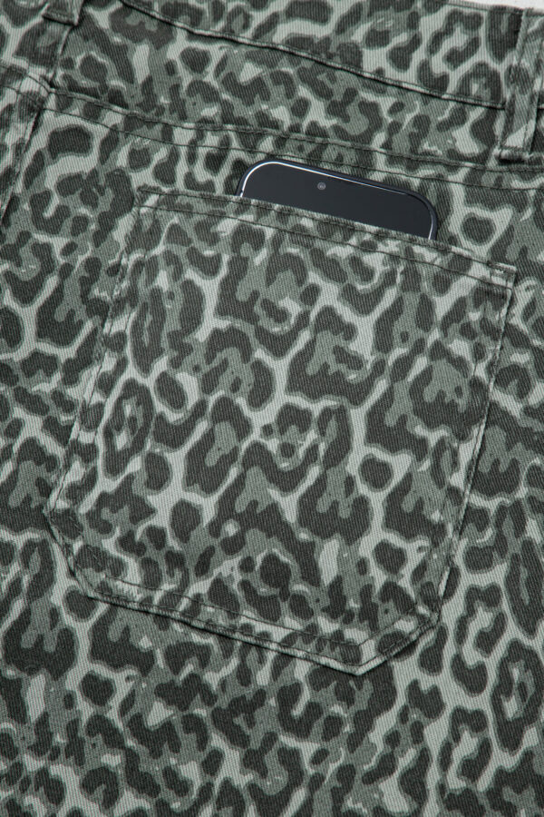 99237294-062a6c2ec435c4ce.jpg Rose Leopard Frayed Edge Wide Leg High Waist Jeans