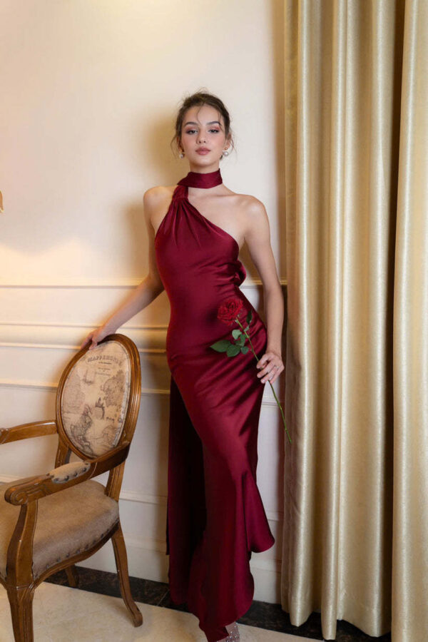 Dress with Sexy Backless Satin Halter Neck for Banquet Evening Party