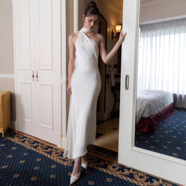 Dress with Sexy Backless Satin Halter Neck for Banquet Evening Party