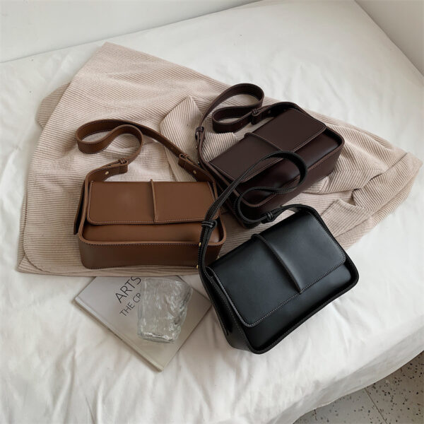 aa7ecbad-ee4a-4a33-9784-e73656efc880.jpg Retro Textured Shoulder Bag Women Underarm