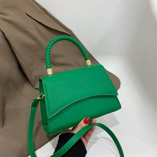 ca2053ce-287e-411d-910a-1da30fdd8fcc.jpg Women's Fashion Temperament Retro Single Shoulder Crossbody Bag