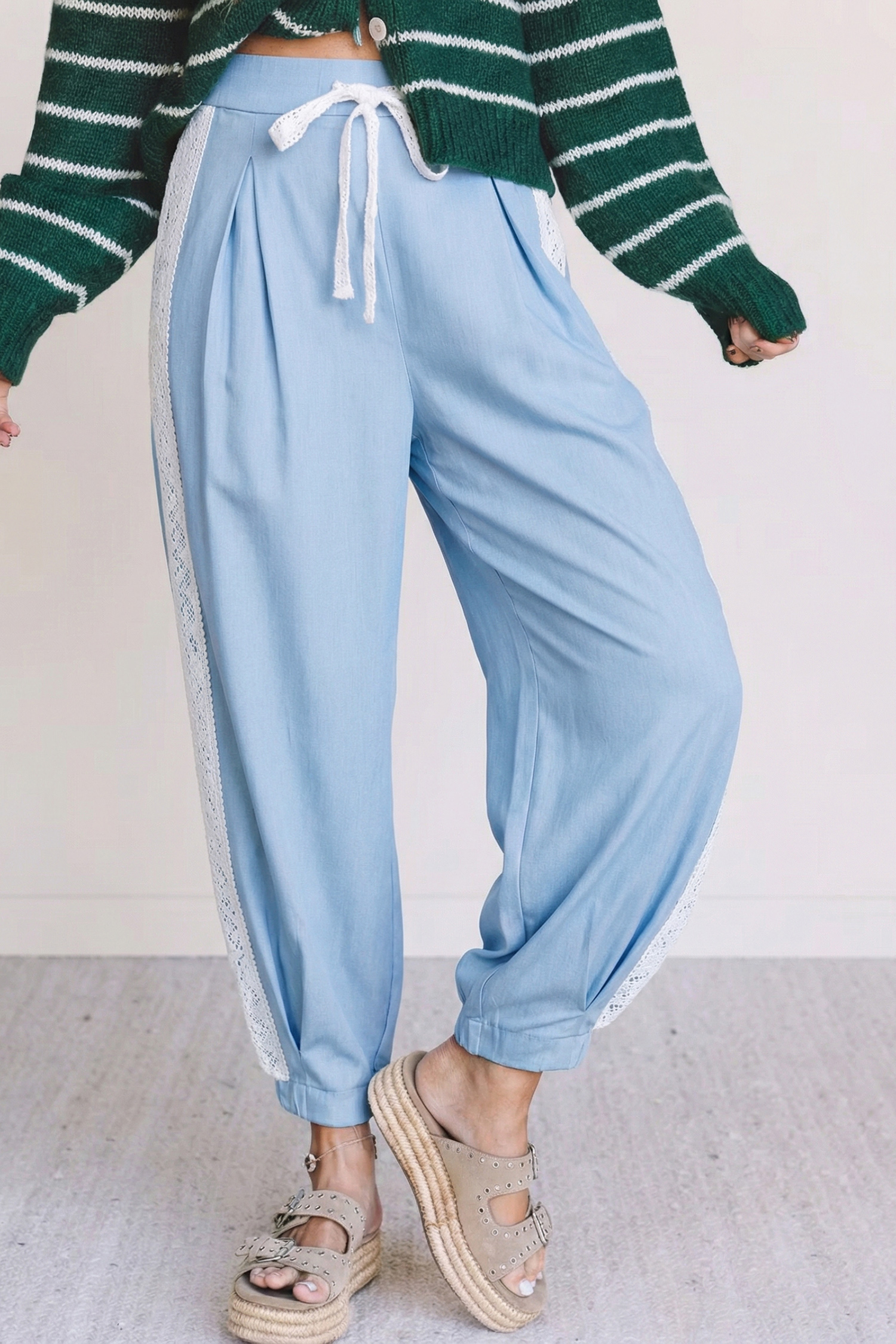 beau-blue-lace-accent-floral-patched-pocket-pleated-wide-leg-slouchy-pants-lc7714284-p804