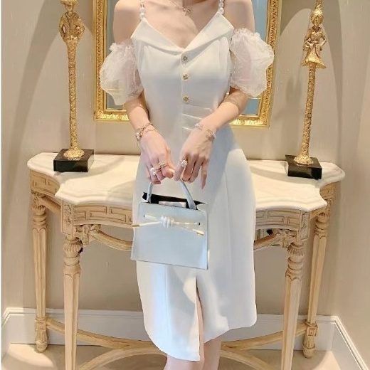 Light Luxury Off-shoulder Design V-neck Camisole Dress