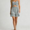 Women's fashionable V-neck cutout waist gathered back halter neck dress