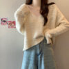 588000373 Women's Short V-Neck Knit Top