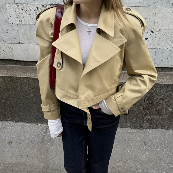 588006234 Flip collar short windbreaker