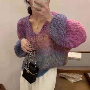 588005842 Gradient color long sleeved knitted sweater